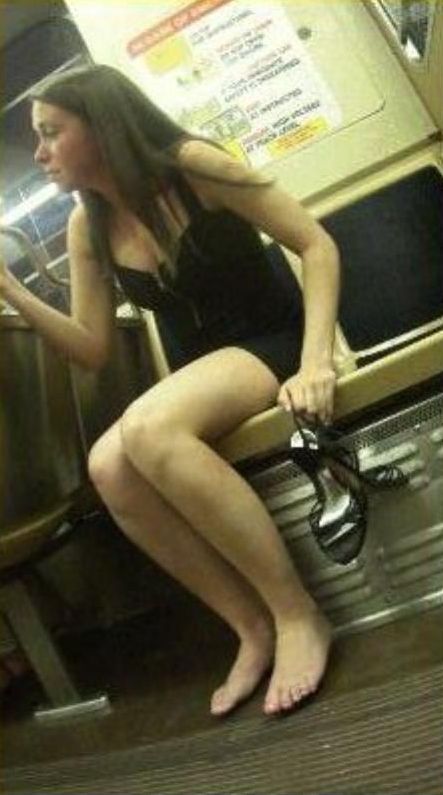 http://www.thebarefootarchives.com/pay/vintage/stad/a163.jpg